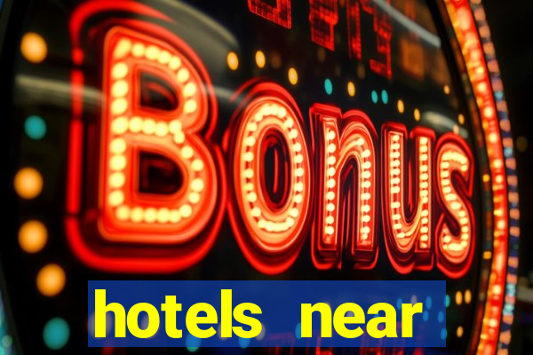 hotels near pinnacle bank arena